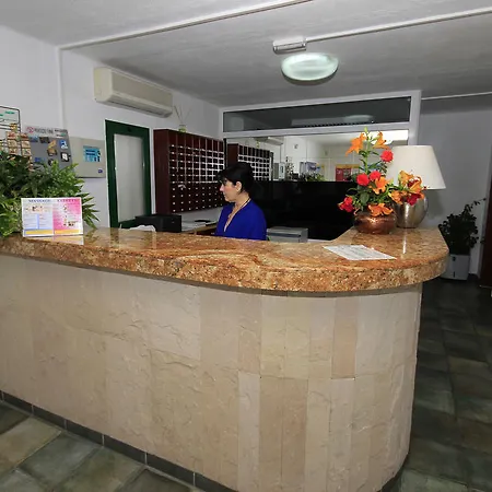 阿库阿里奥索尔公寓 *